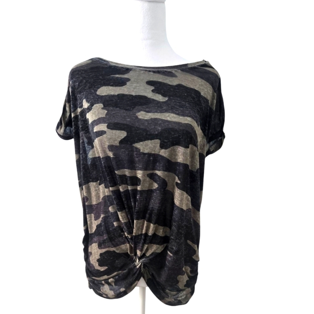Lucky Brand Los Angeles camo short sleeve knot front scoop neck size large